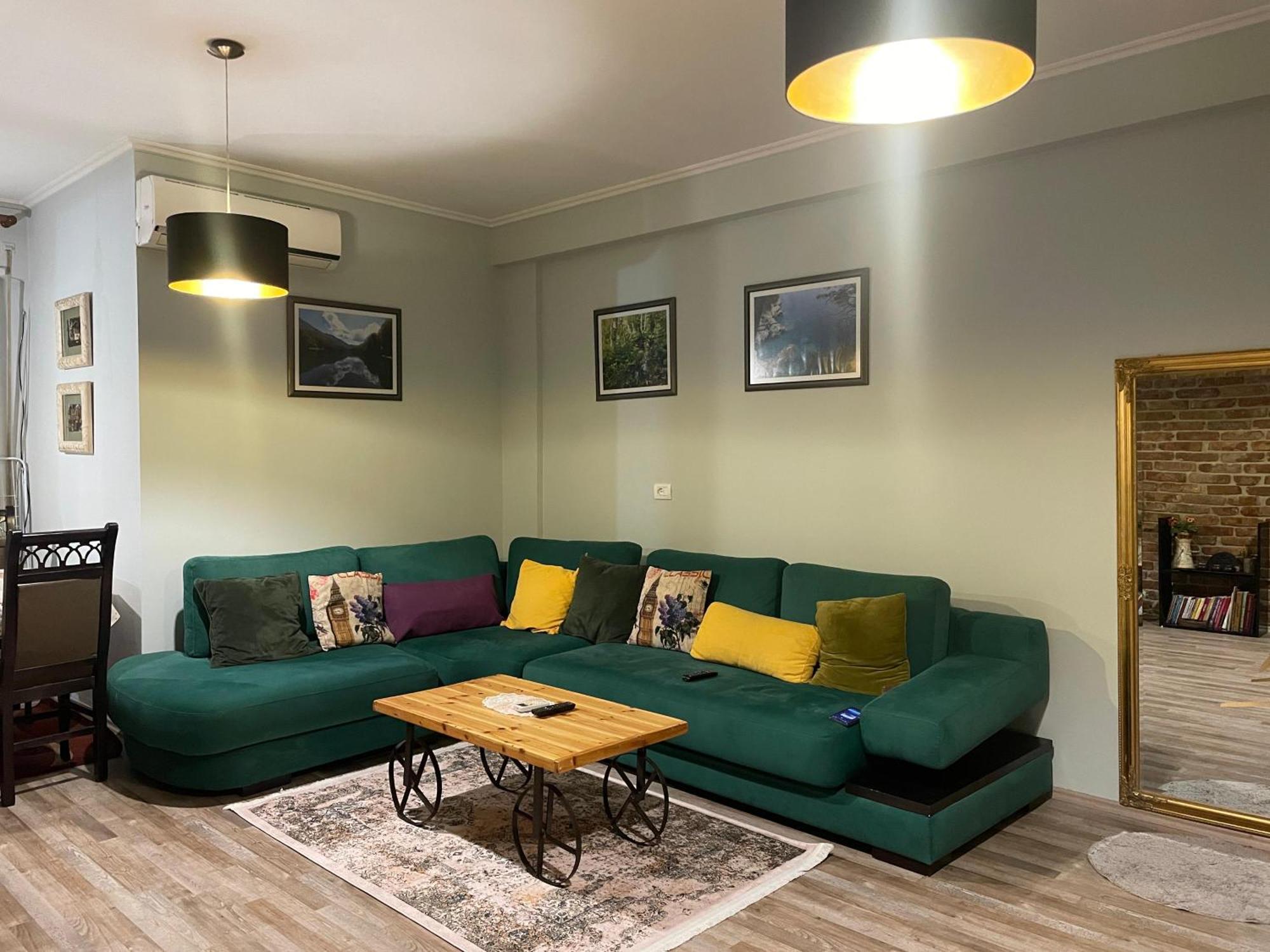 Bricks Apartment Near Pazari I Ri Тирана Экстерьер фото