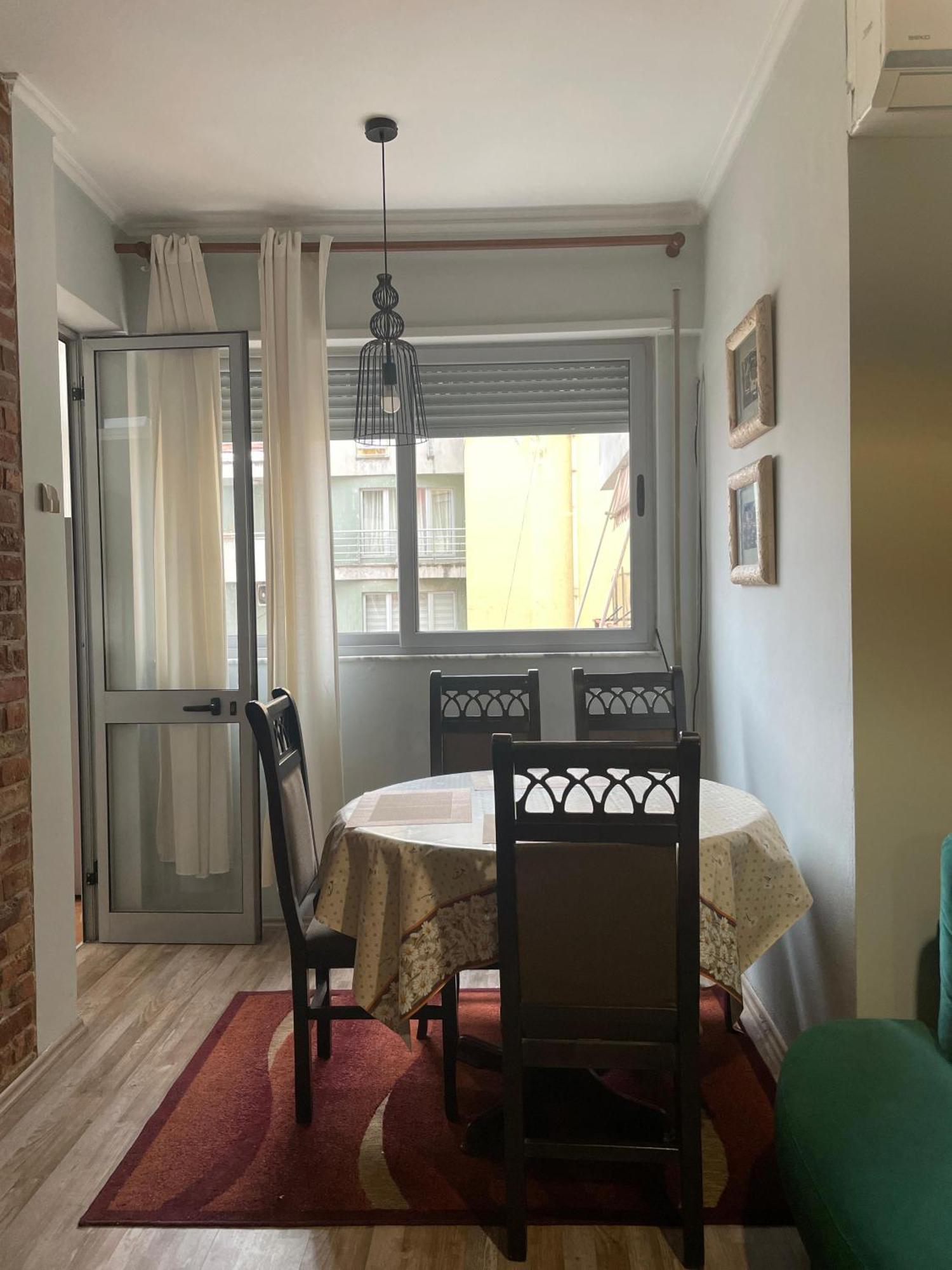 Bricks Apartment Near Pazari I Ri Тирана Экстерьер фото